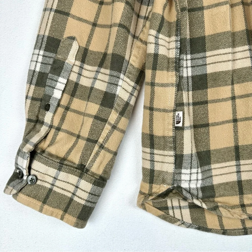 The North Face Plaid Flannel Button Down Shirt‎ Gorpcore